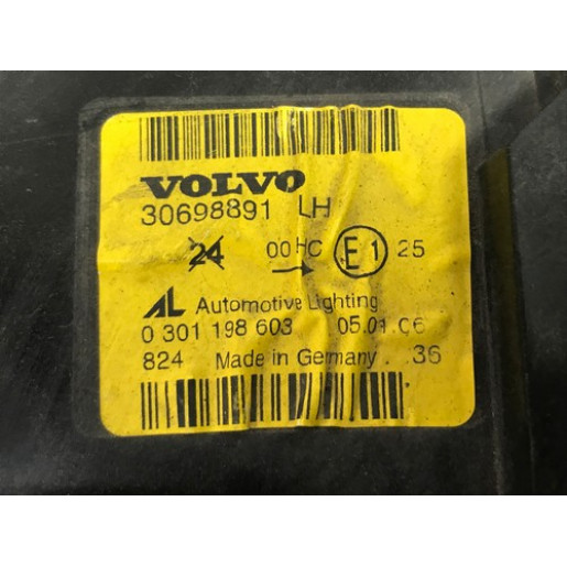 Фара передняя левая Volvo V50 2004-2008 30698891